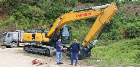 Bàn Giao Máy KOMATSU LIÊN DOANH PC210-8 Tại Lai Châu - MÁY THI CÔNG TOÀN PHÁT 