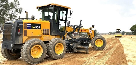 Máy San Đất Komatsu Liên Doanh & 19 Lý Do Bạn Nên Mua! - MÁY THI CÔNG TOÀN PHÁT 