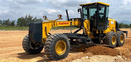 Máy San Tự Hành Komatsu Liên Doanh - MÁY THI CÔNG TOÀN PHÁT 